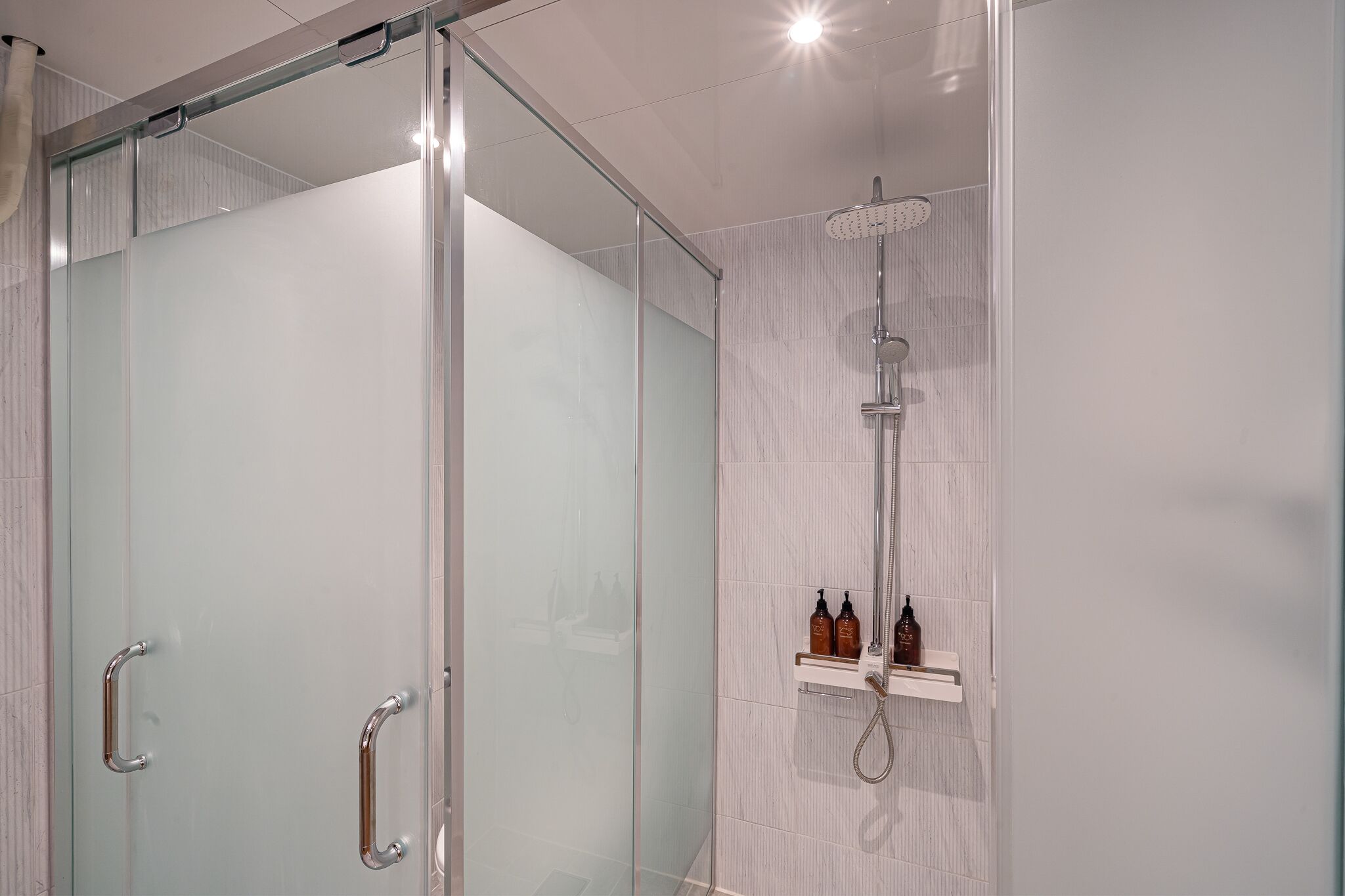 Deluxe Room, 1 Bedroom | Bathroom shower