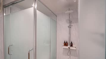 Deluxe Room, 1 Bedroom | Bathroom shower