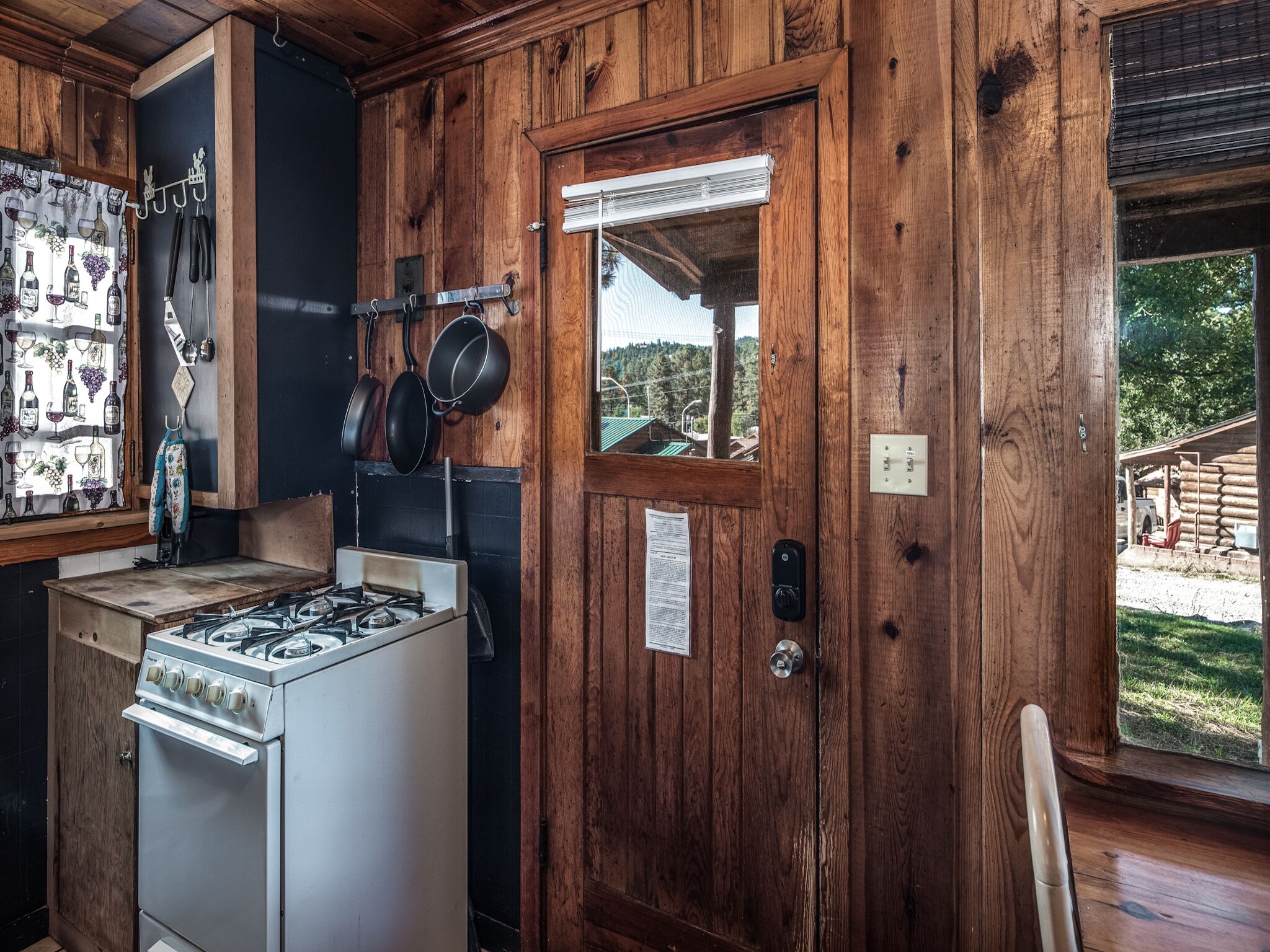 Apache Village 4, King Studio, Midtown, Sleeps 2