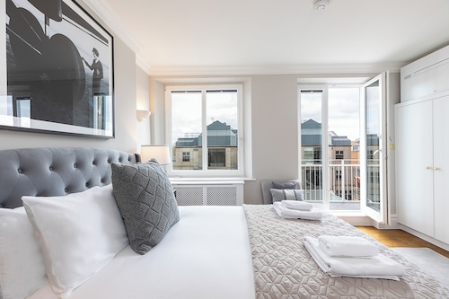 JOIVY Astonishing flats near Mayfair & Piccadilly Circus