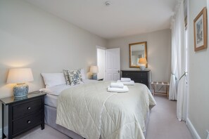 Appartement (2 Bedrooms) | 2 chambres, fer et planche à repasser, Wi-Fi gratuit, draps fournis
