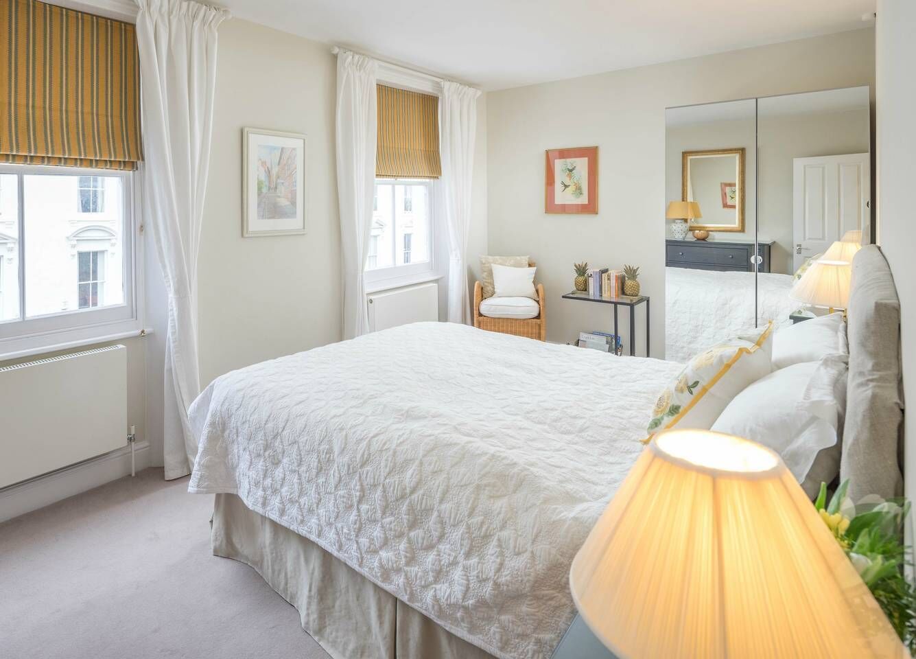 ALTIDO Bright Flat for 6, Near Victoria and Warwick sq