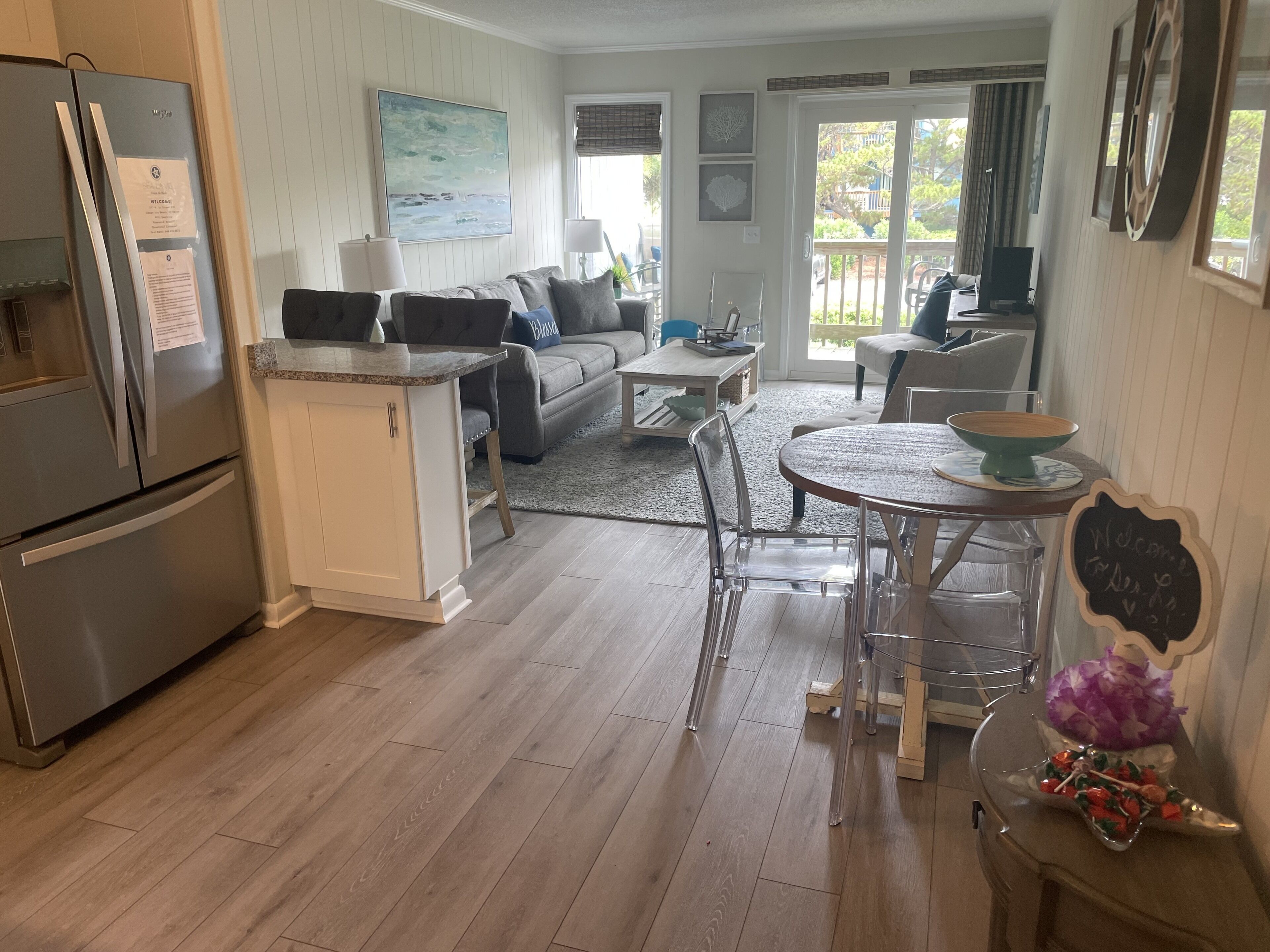 Luxuriously Coastal Beach Front Condo - Welcome to Sea La Vie! 