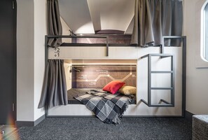 Lydisolert, wi-fi (inkludert) og sengetøy