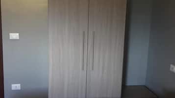 Twin Room | Hypo-allergenic bedding, down comforters, blackout drapes, bed sheets