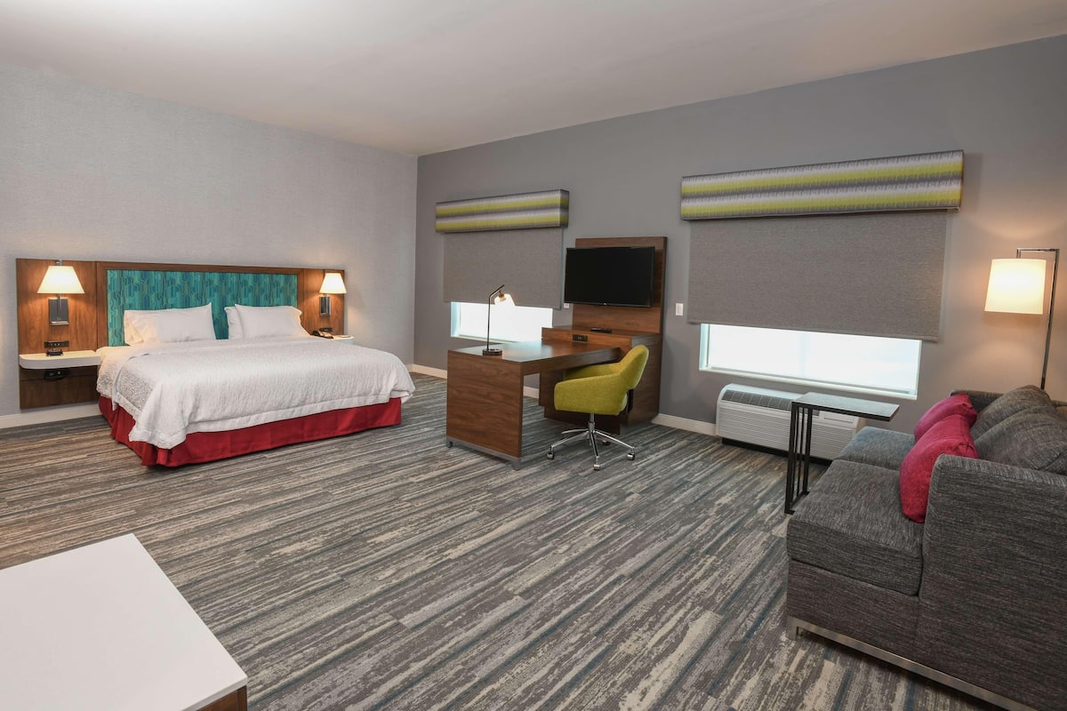 In-room safe, desk, laptop workspace, blackout drapes