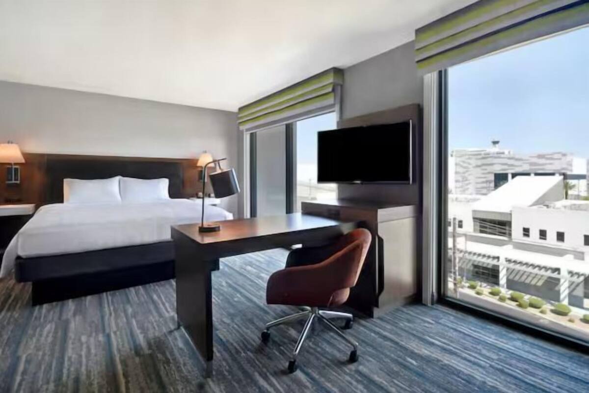 1 bedroom, in-room safe, desk, laptop workspace