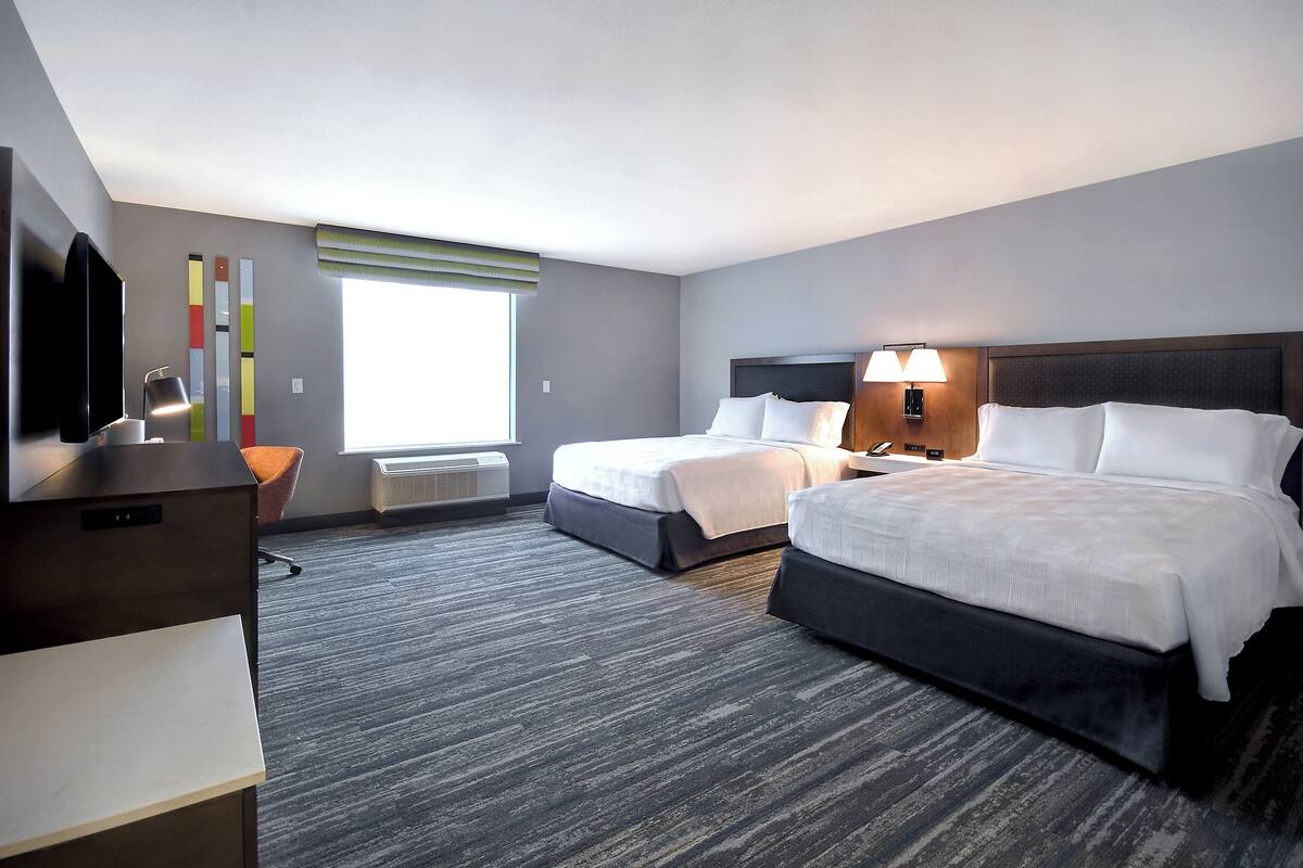 1 bedroom, desk, laptop workspace, blackout curtains