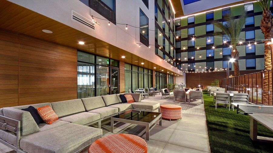 Home2 Suites by Hilton Las Vegas Convention Center