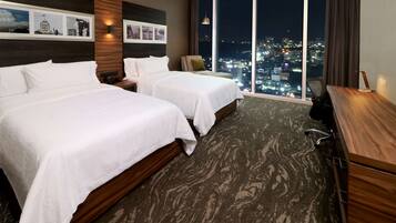 Standardværelse - 2 dobbeltsenge | 1 soveværelse, minibar, pengeskab på værelset, skrivebord