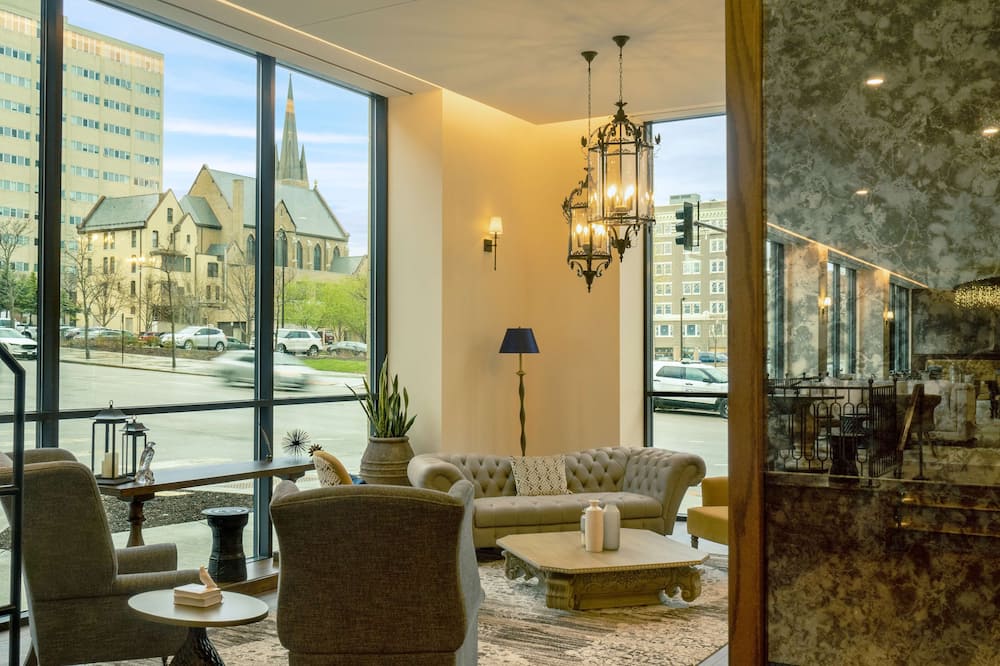 The Peregrine Omaha Downtown, Curio Collection by Hilton