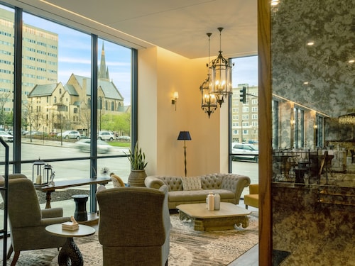 The Peregrine Omaha Downtown, Curio Collection by Hilton