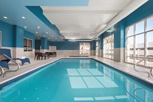 Indoor pool, sun loungers