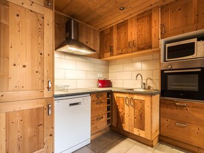 Fridge, microwave, dishwasher