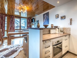 Frigorifero, microonde, lavastoviglie