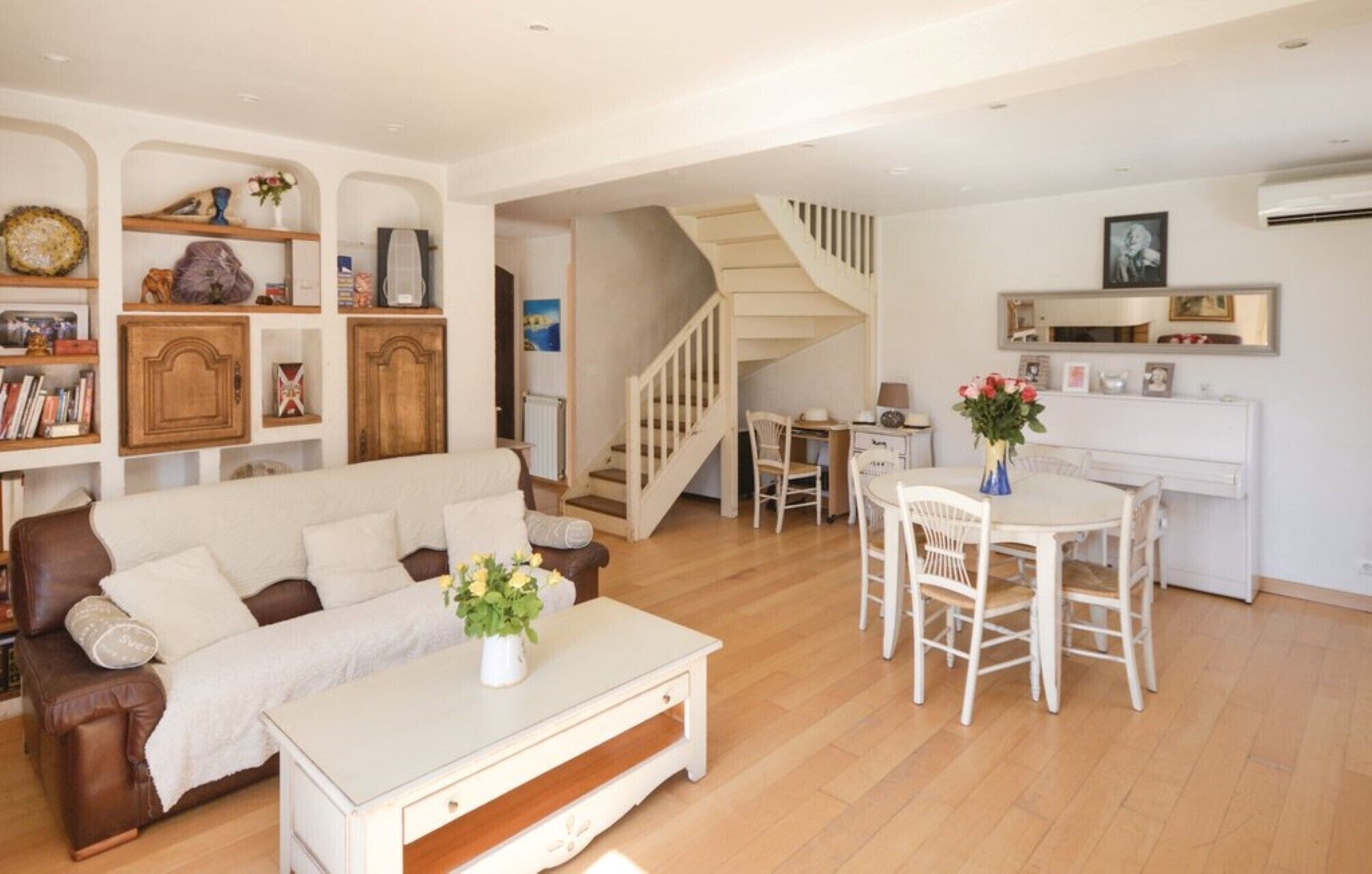 Smart TV, fireplace, video games, DVD player