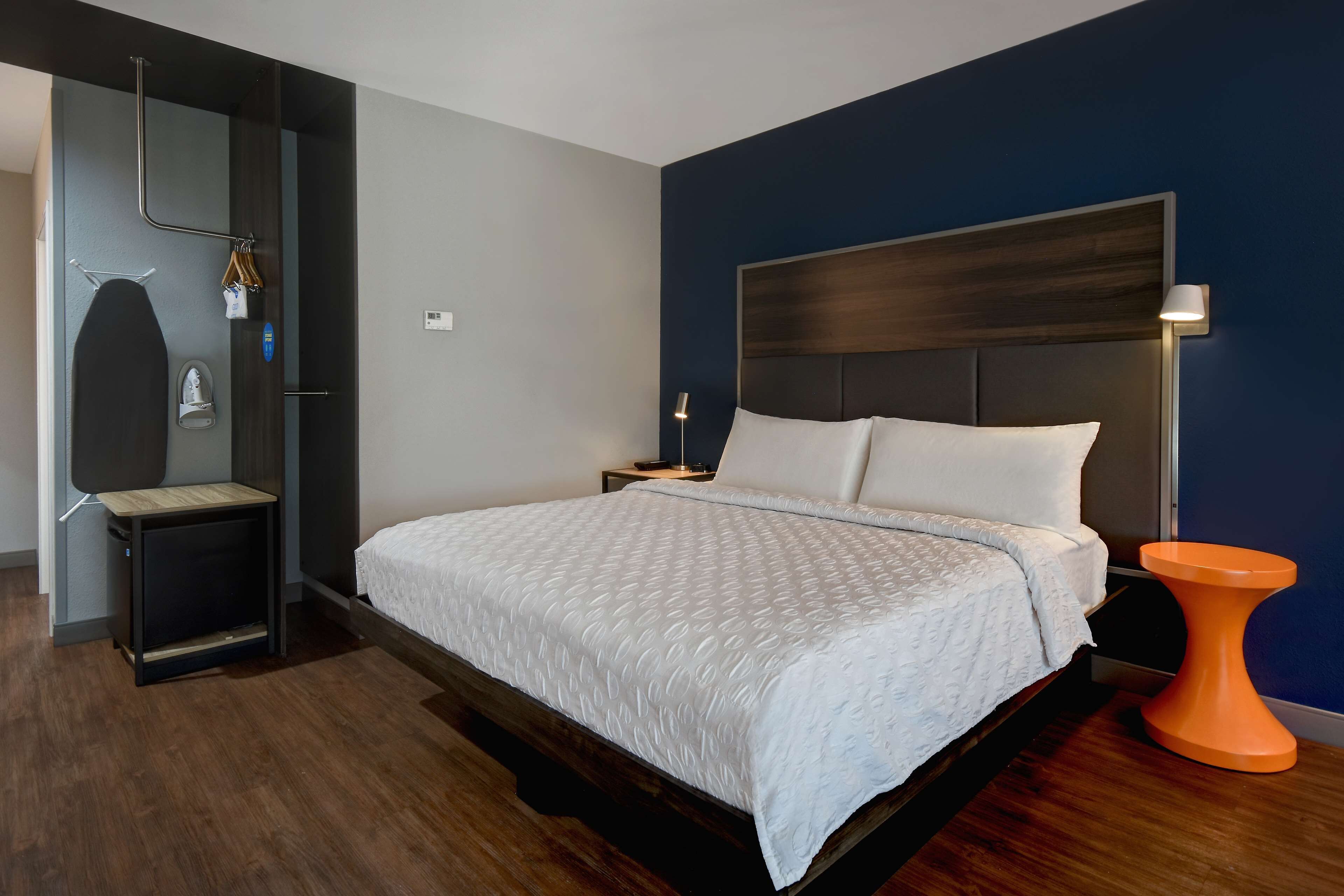 room, 1 king bed, accessible bathtub, bathtub | premium bedding, down duvets, desk, laptop workspace