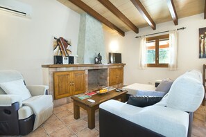 TV, fireplace, DVD player, table tennis