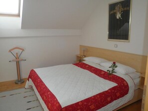 Apartamento luxo | 1 quarto, escrivaninha, espaço de trabalho para notebook