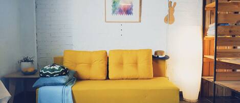 1 habitación, tabla de planchar con plancha, wifi gratis y ropa de cama