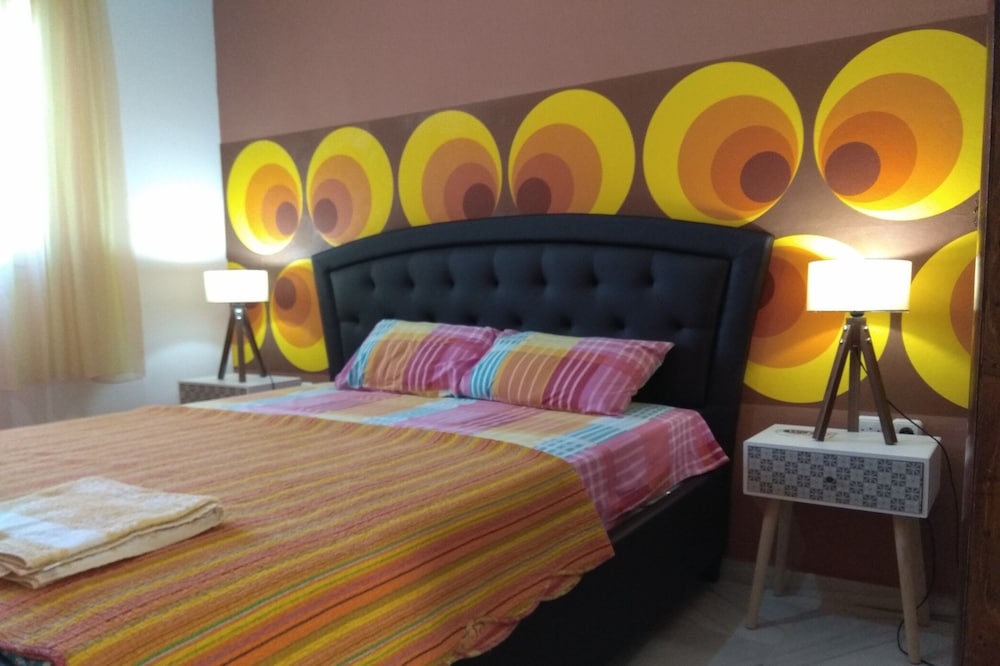 Villa Agnanti Apts · Retro LUX Double Space Suite for 4 guests