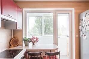 公寓 | 私人廚房 | 大型雪櫃/冰箱、微波爐、焗爐、爐具