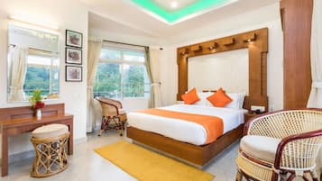 Honeymoon Double Room | Desk, blackout curtains, soundproofing, free WiFi