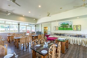 Free daily buffet breakfast - Monsoon Grande (Devikolam)