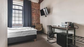 Deluxe Double Room | Blackout drapes, iron/ironing board, free WiFi