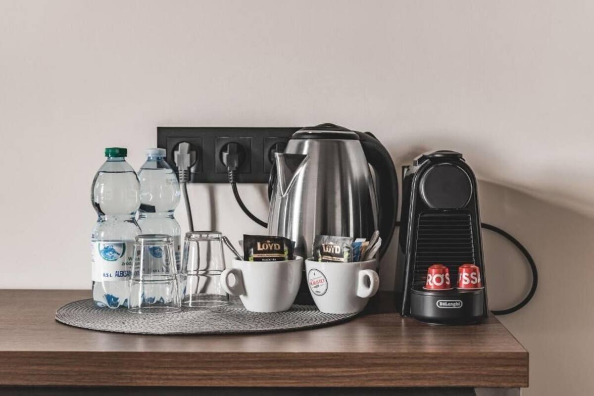 Deluxe Double Room | Coffee and/or coffee maker