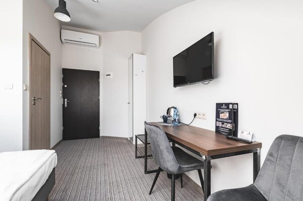 Standard Twin Room | Interior - Aparthotel Stara Przędzalnia (Żyrardów)