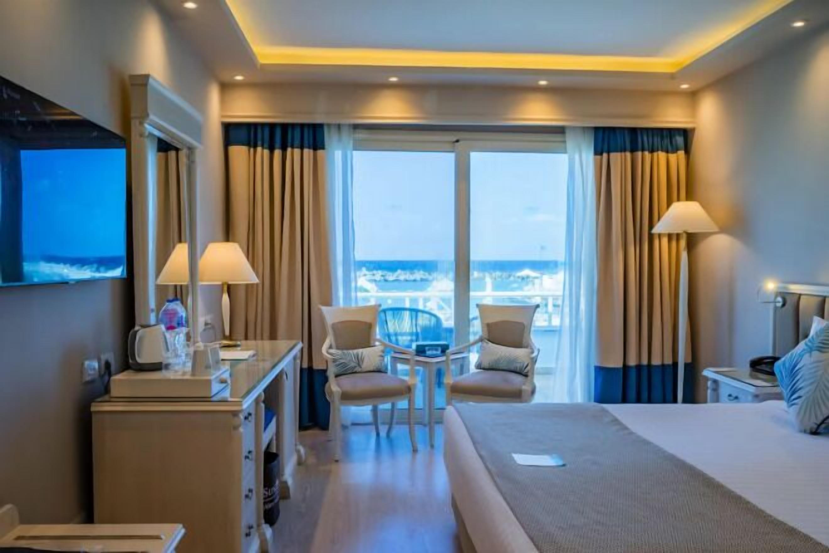 Minibar, safe på rommet, individuelt dekorert og individuelt innredet