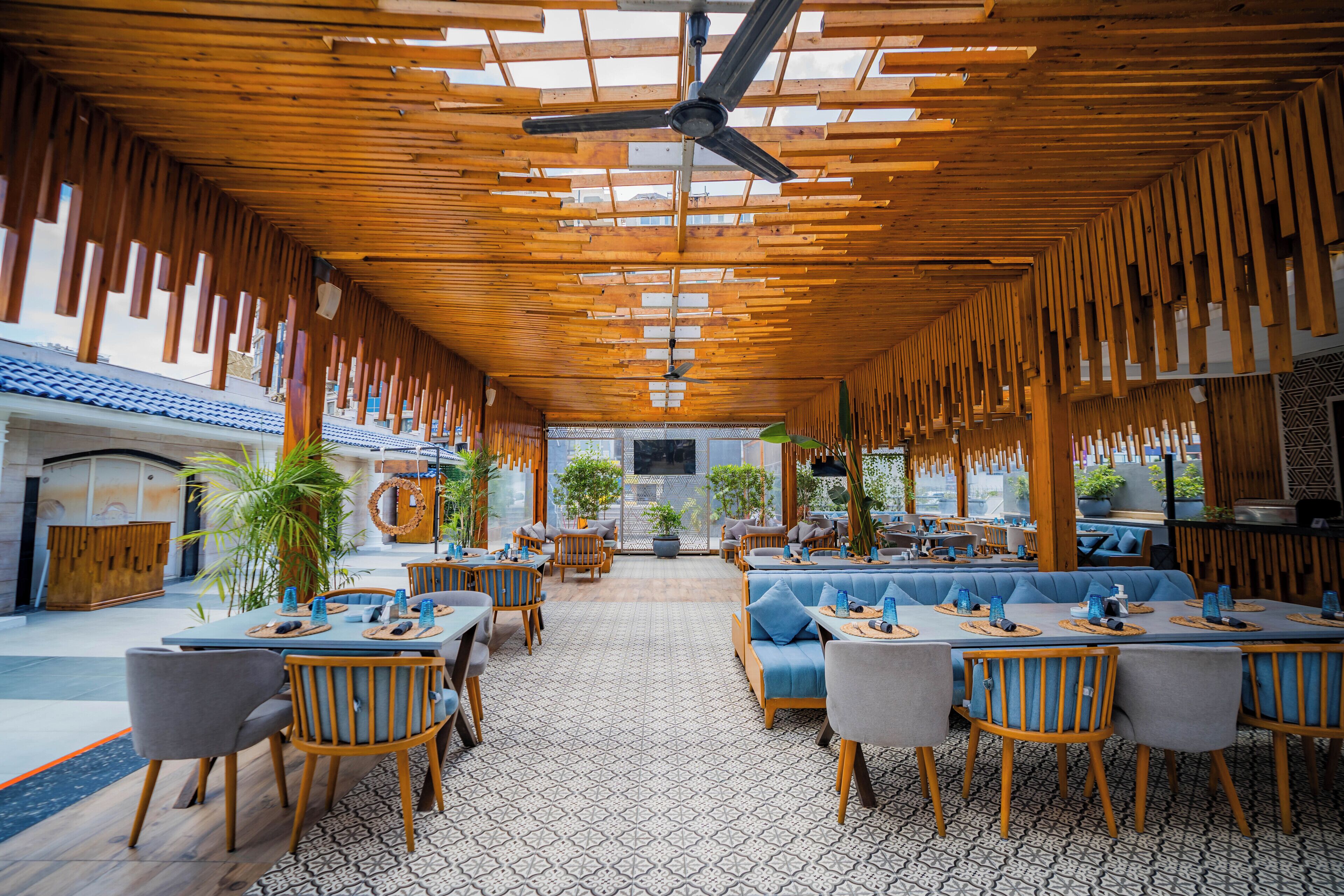 4 restaurants, breakfast, lunch served; local and international cuisine