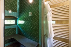 Villa, 4 Bedrooms | Bathroom | Separate tub and shower, rainfall showerhead, hair dryer, bidet