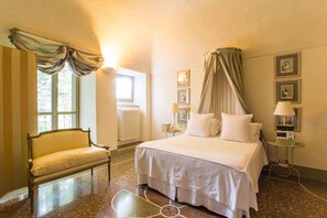 Villa, 4 Bedrooms | 4 bedrooms, iron/ironing board, cribs/infant beds, free WiFi