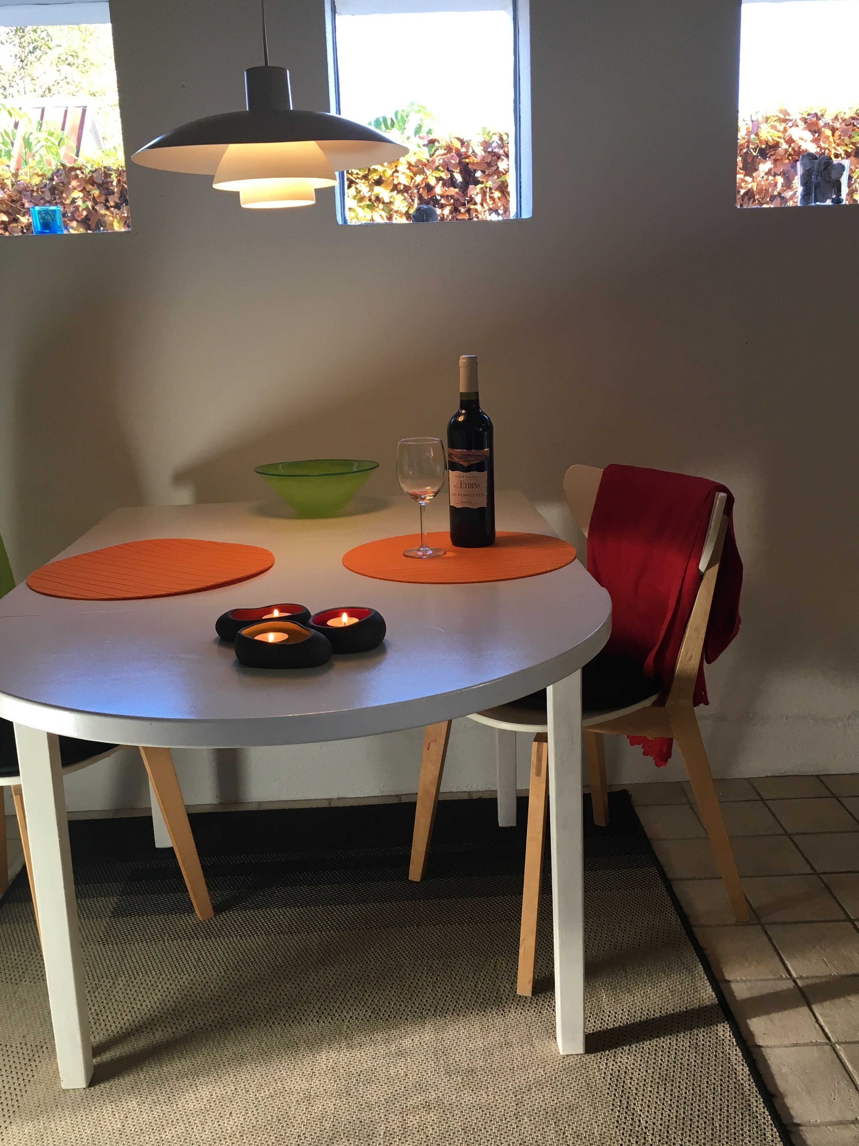 30-inch flat-screen tv with satellite channels, tv