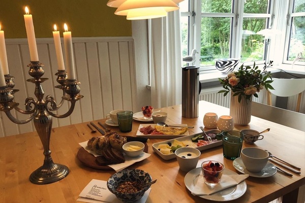 Daily continental breakfast for a fee