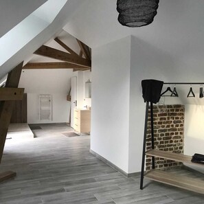 ห้องดับเบิล (2) | บริเวณนั่งเล่น | ทีวีจอแบน