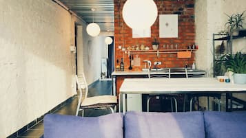 Signature Apartment | Private kitchen | Fridge, stovetop, coffee/tea maker, cookware/dishes/utensils