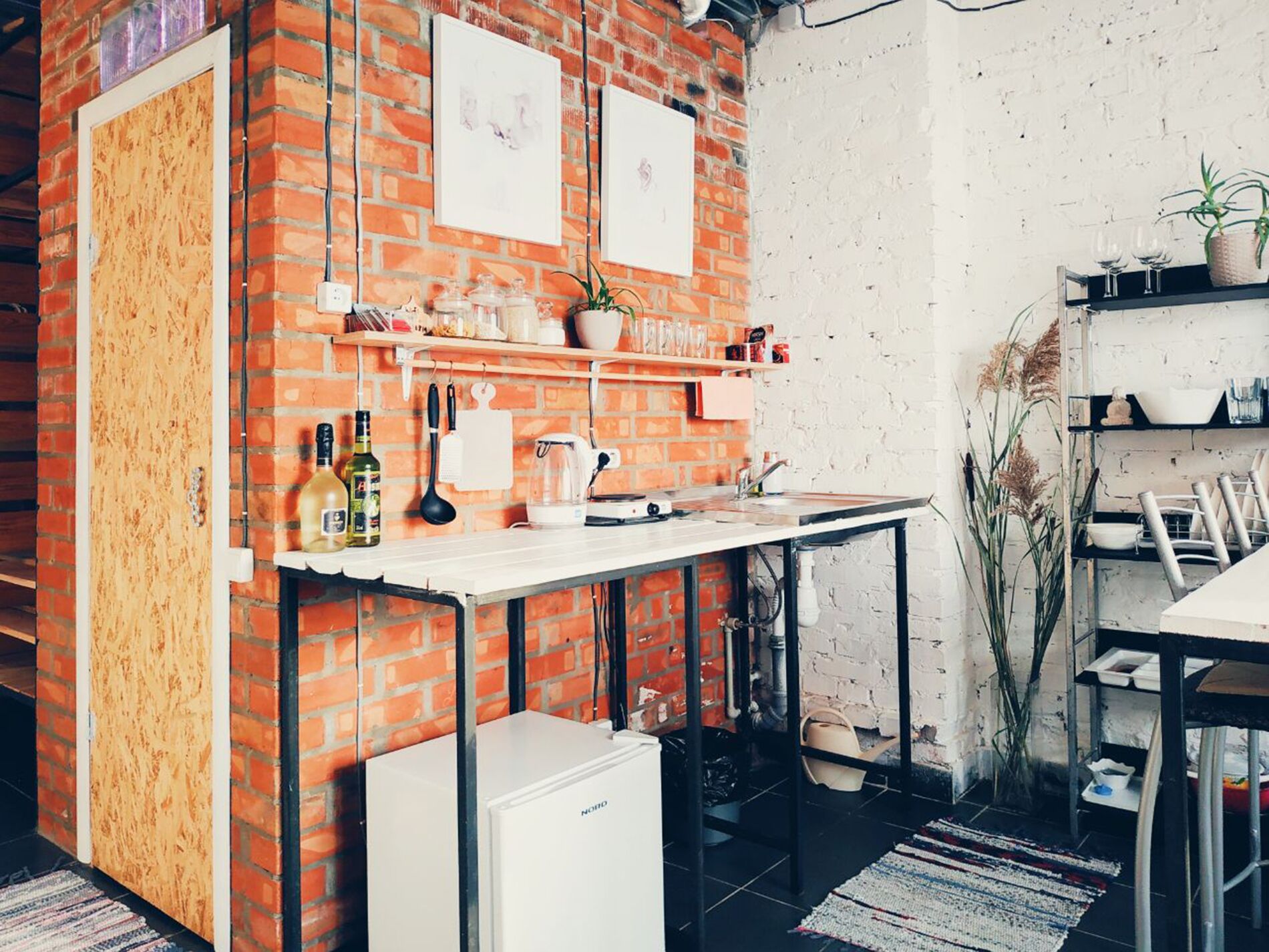 Apartamento com design assinado | Cozinha privada | Geladeira, cooktop, cafeteira/chaleira