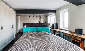 Apartment | 1 bedroom, iron/ironing board, bed sheets - MalinaApt Mushka (Kyiv)