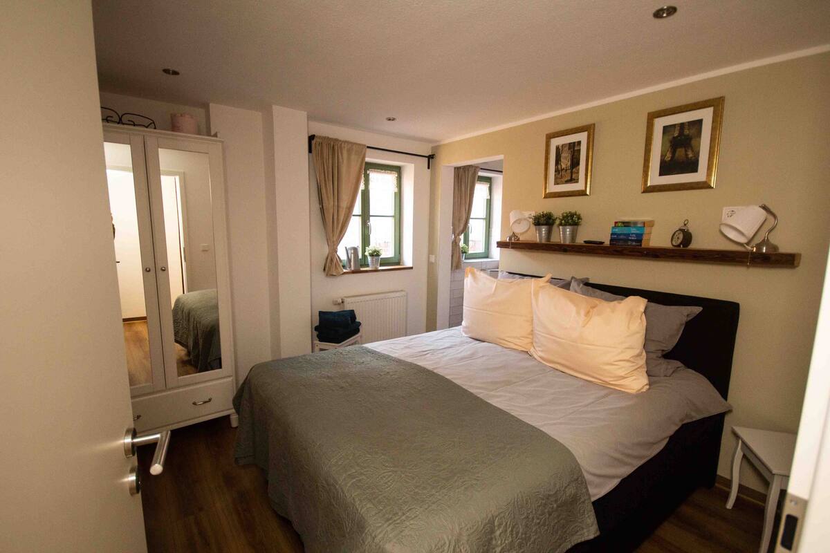 Departamento, 2 habitaciones (Charlotte, incl. Cleaning Fee 55 EUR) | Cortinas blackout, insonorización y tabla de planchar con plancha