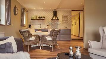 Apartment, 2 Schlafzimmer (Charlotte, incl. Cleaning Fee 55 EUR) | Eigene Küche | Kühlschrank, Wasserkocher mit Kaffee-/Teezubehör, Wasserkocher, Toaster