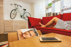 Comfort-íbúð | Stofa | Flatskjársjónvarp