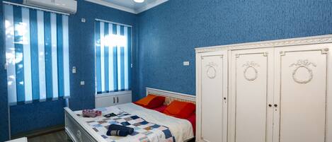 1 chambre, bureau, chambres insonorisées, fer et planche à repasser