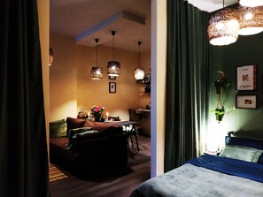 Design Apartment, 1 Bedroom | 1 bedroom, premium bedding, laptop workspace, iron/ironing board - MalinaApt Fairy Bali (Kyiv)