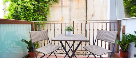 Apartament, balcó (Alkyone) | Balcó