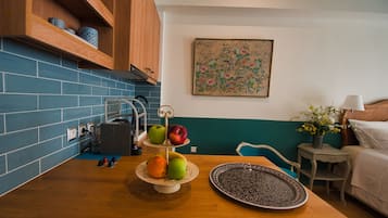 Apartamento (Colibri) | Cocina básica privada | Frigorífico pequeño, placa de cocina y cafetera o tetera