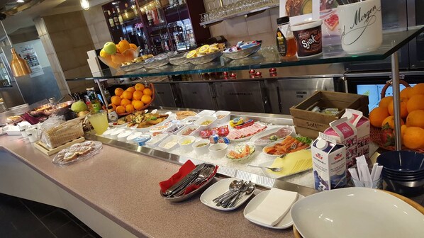 Bao gồm bữa sáng buffet hàng ngày