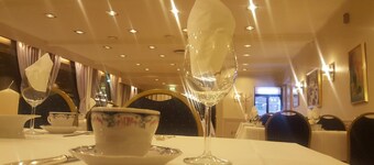 霍姆斯汽車旅館